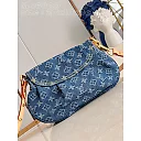 Louis Monogram Denim size : 27 x 18 x 3 cm