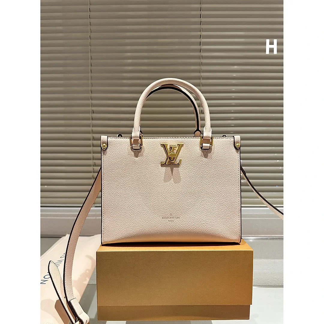 Louis Fall Capsule tote bag size ; 25cm