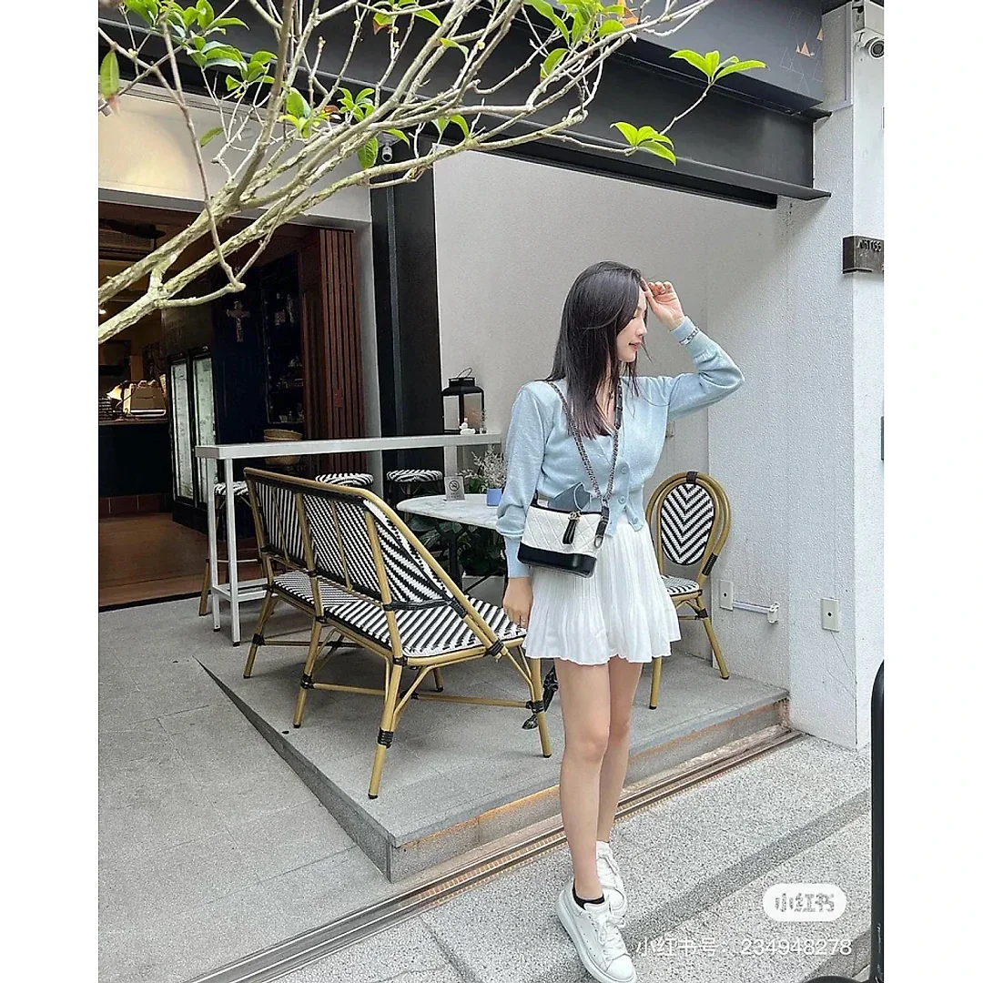 cc new arrival bag size: 20-16-8cm