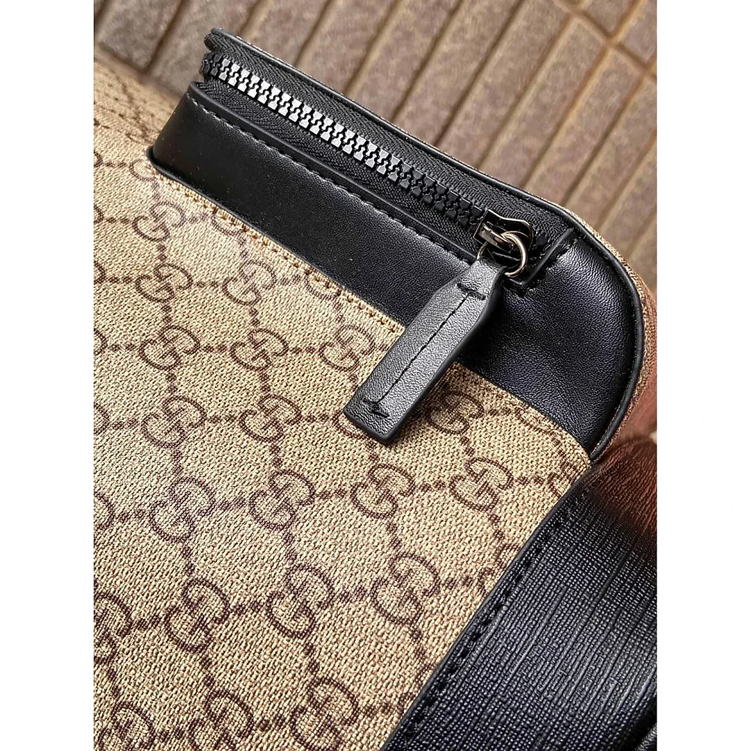 GG new arrival man backpack bag size :32*40*15 cm