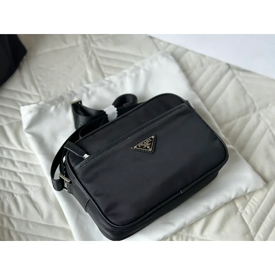 Pra new arrival men and women bag size : 24*15cm