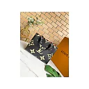 L-bag Size: 25 x 19 x 11.5 cm