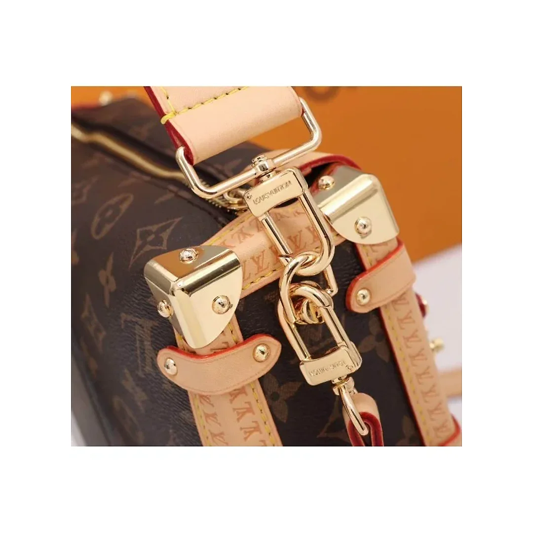 L-bag Model: 46358 Size: 23x16x6cm
