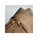 L-bag Model: M44872 Size:17x22x10cm
