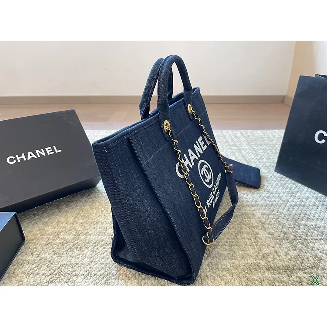 CC new arrival denime tote bag size:  37 * 31 cm