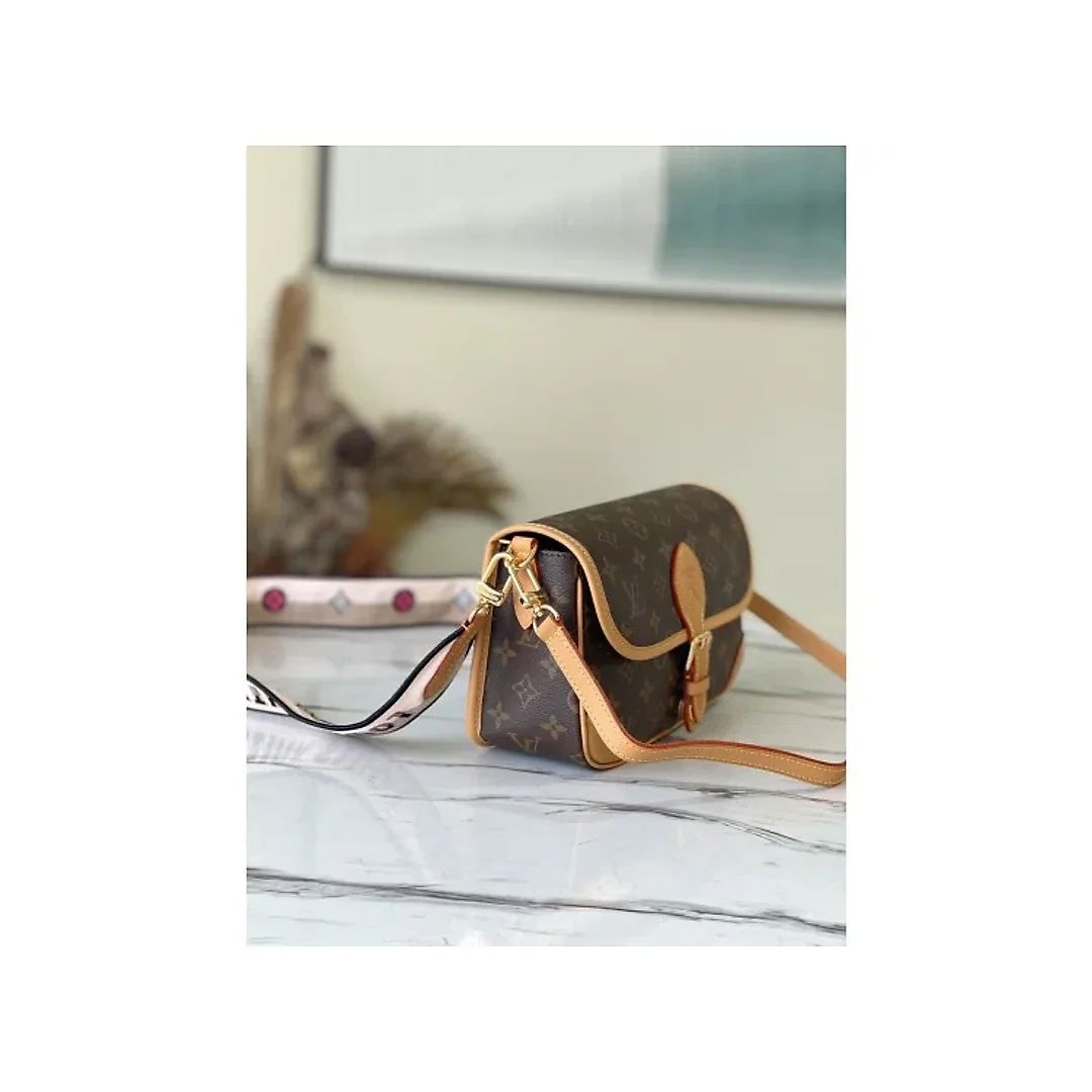 L-bag Size:25*9*15 CM