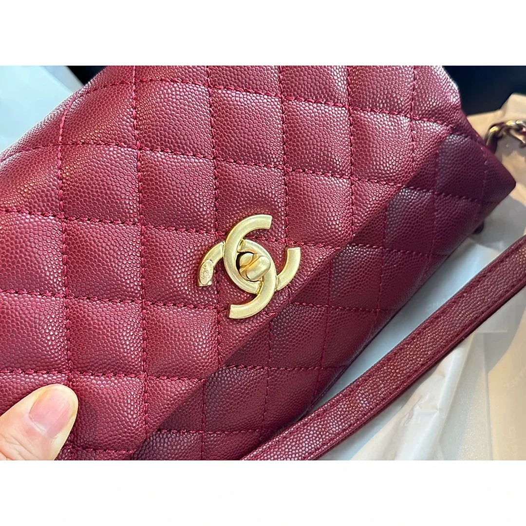 CC coco handle caviar leather size : 23*13cm