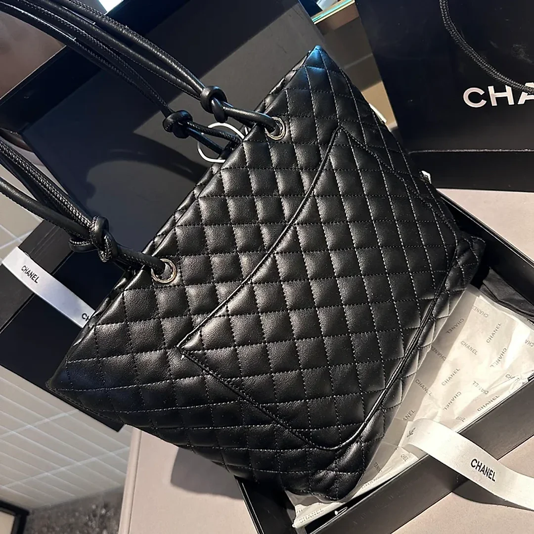 CC grand shopping tote size: 28cm