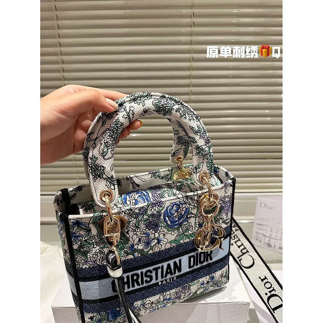 CD travel star women bag