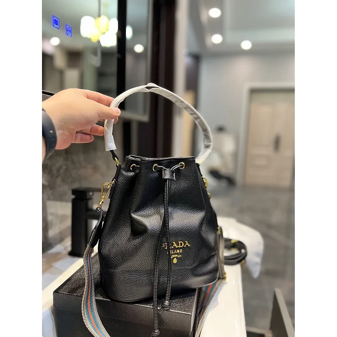 Pra new arrival bucket bag size : 25 * 21 cm