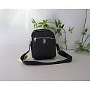 Louis new arrival bag size : 20x24x5 cm