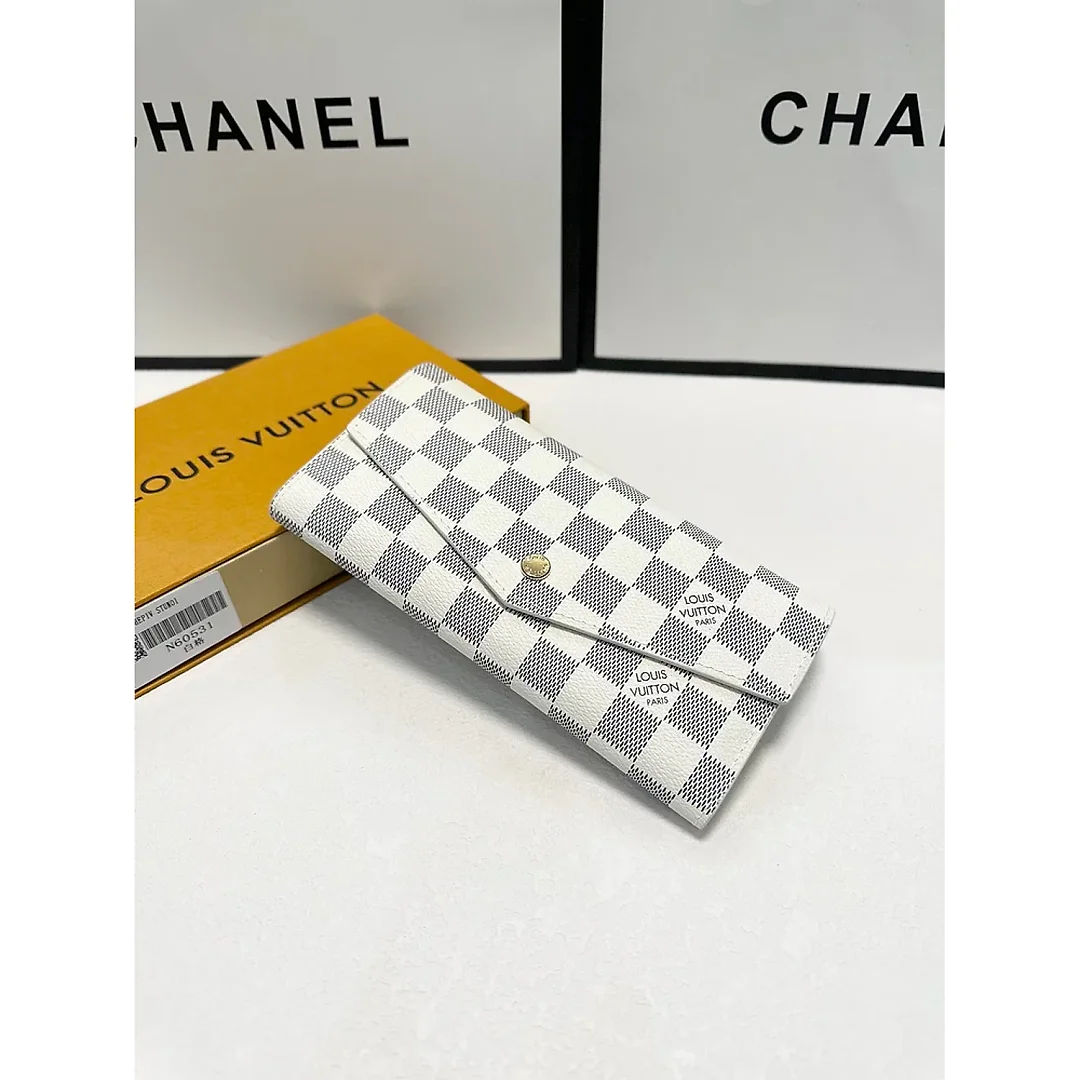 Louis new arrival wallet size: 19×10 cm