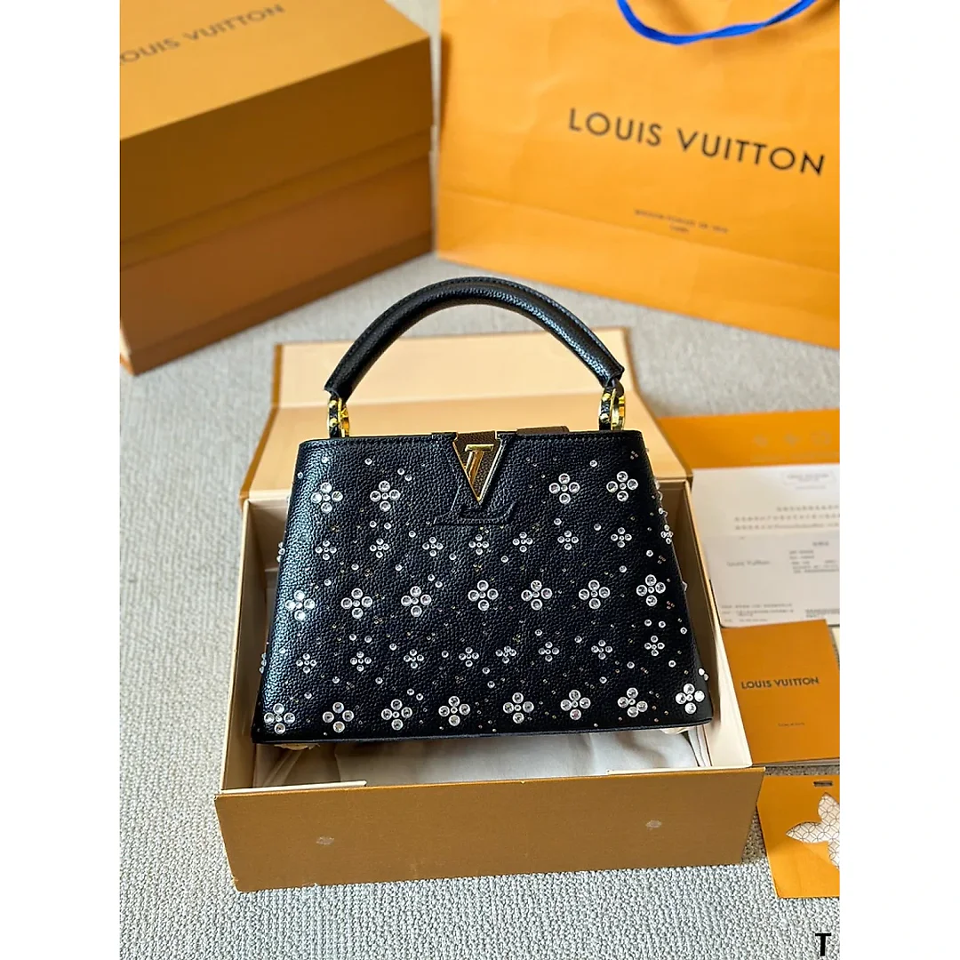 Louis capucines new arrival bag size :27*18cm