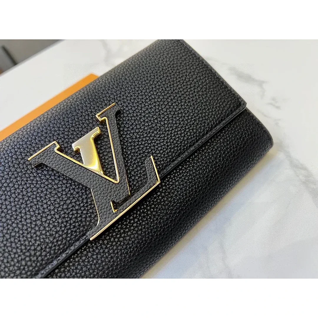 L Capucines men wallet size:20*11*2.5 cm