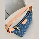 Louis Hills Pochette Monogram Denim size;20.5 x 6 x 16 cm