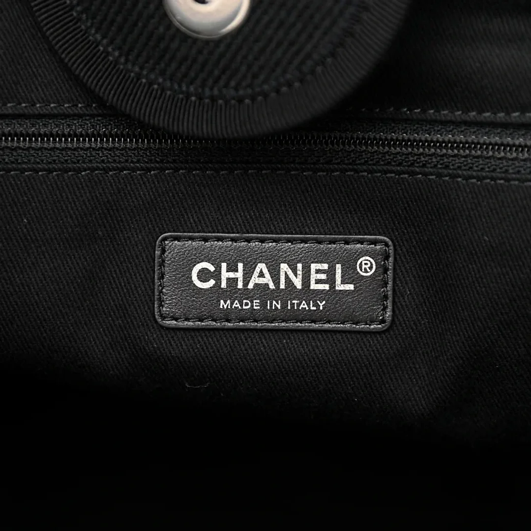 cc Canvas Pearl Medium Deauville Tote Black