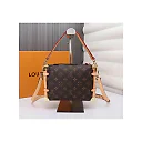 L-bag Model: 46358 Size: 23x16x6cm