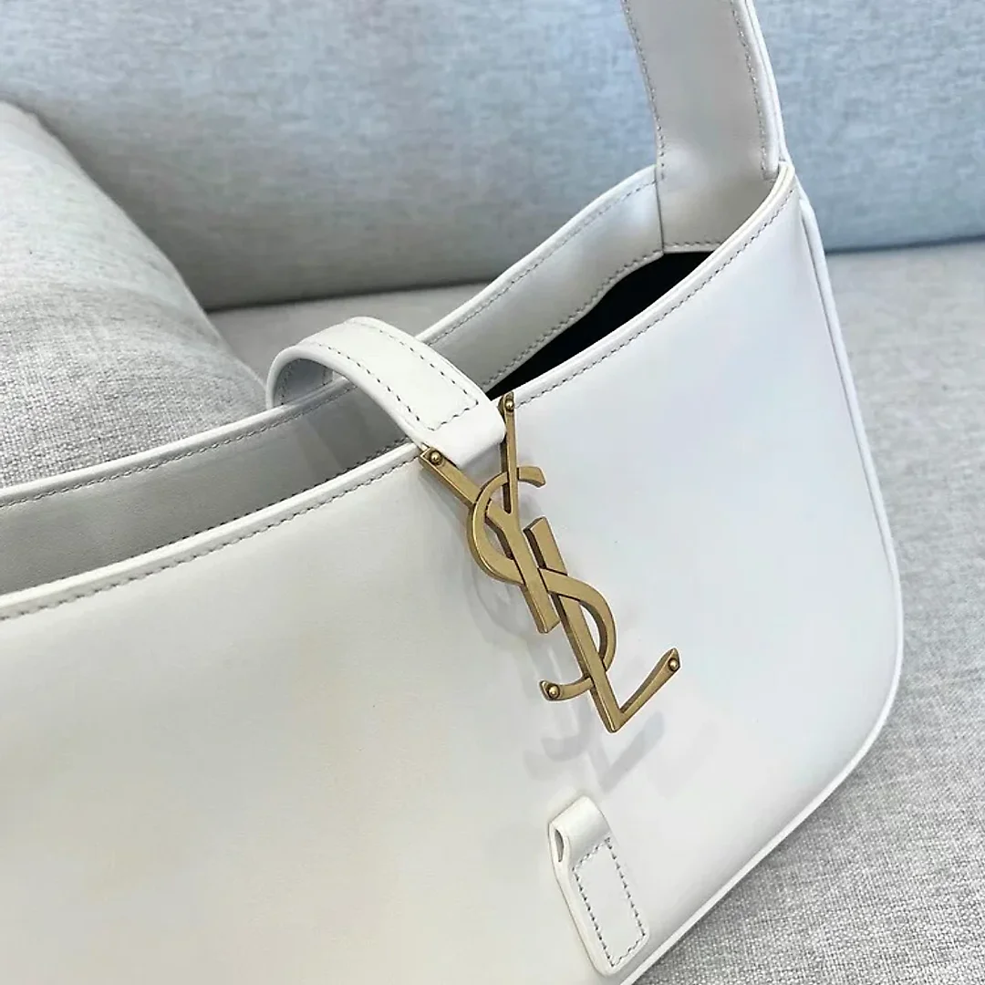 Y Le 5 A 7  Hobo Bag In Smooth Leather
