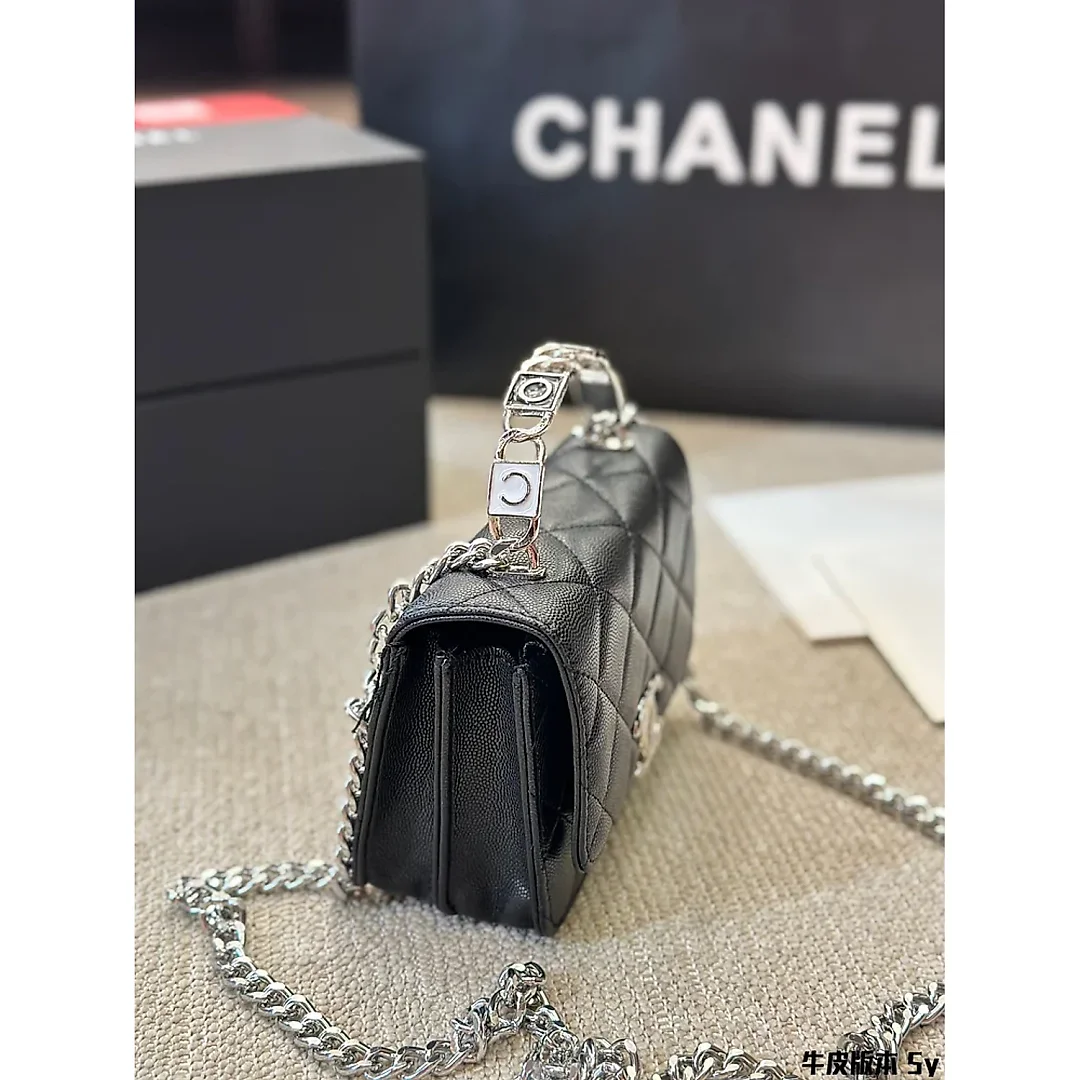 Cc new arrival handbag caviar leather size: 15 * 11cm