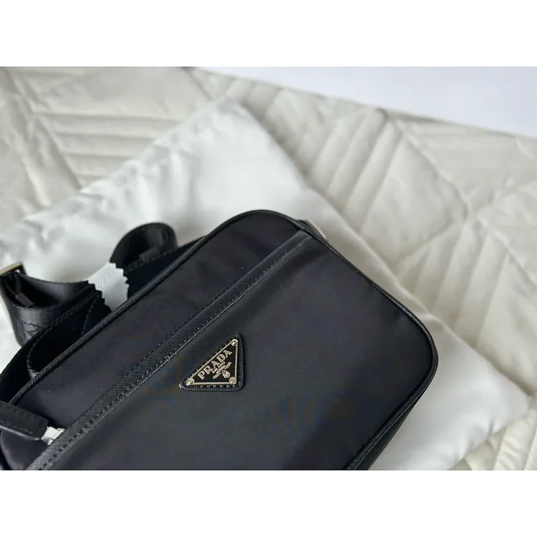 Pra new arrival men and women bag size : 24*15cm
