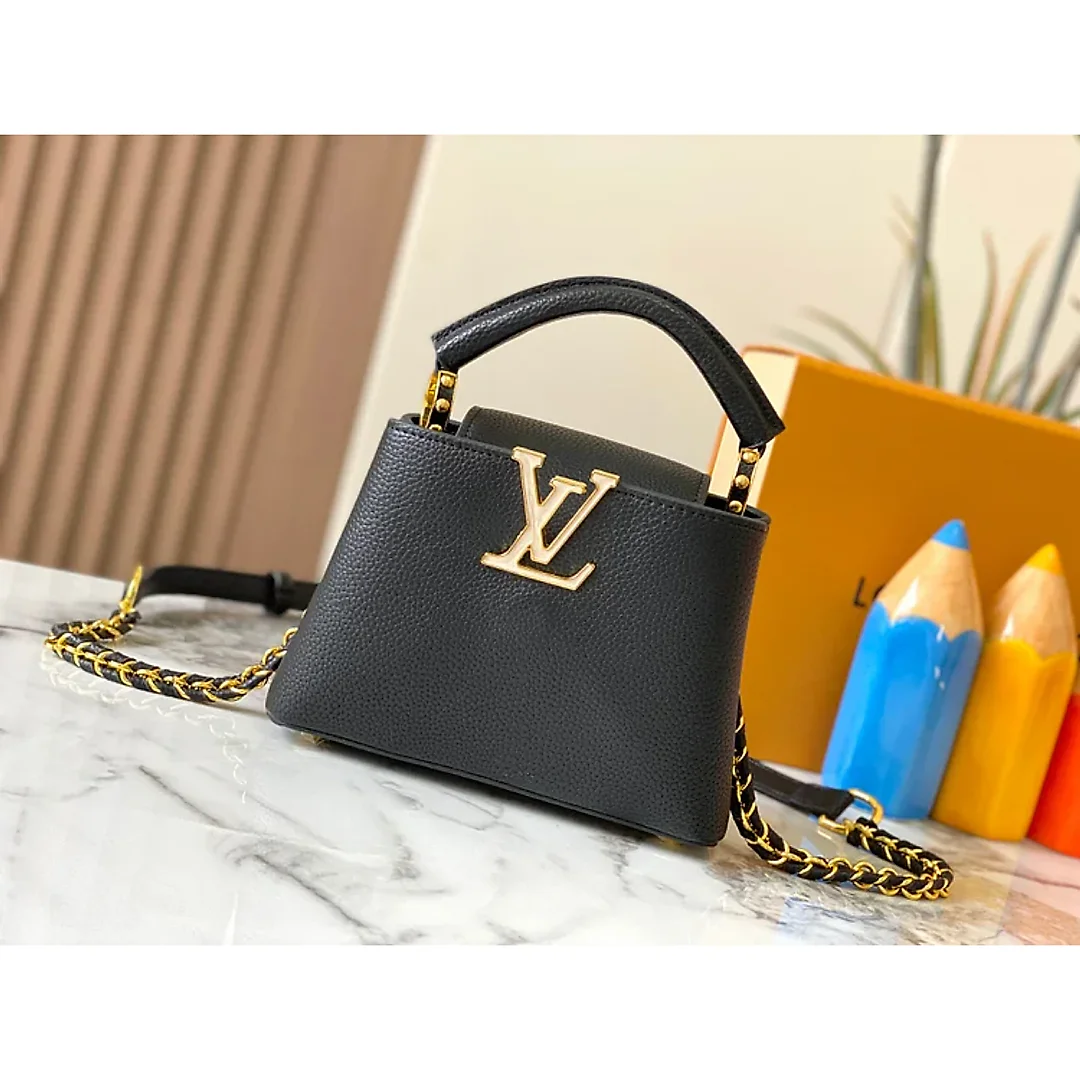 Louis Milky Way Capucines BB Taurillon leather M23082 size: 21×14×8cm