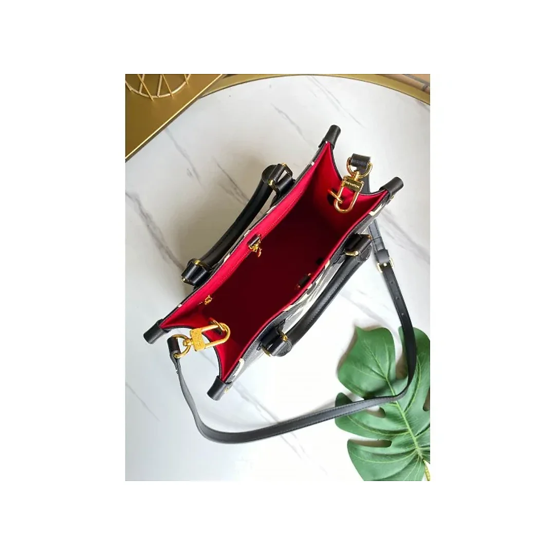 L-bag Size: 25 x 19 x 11.5 cm