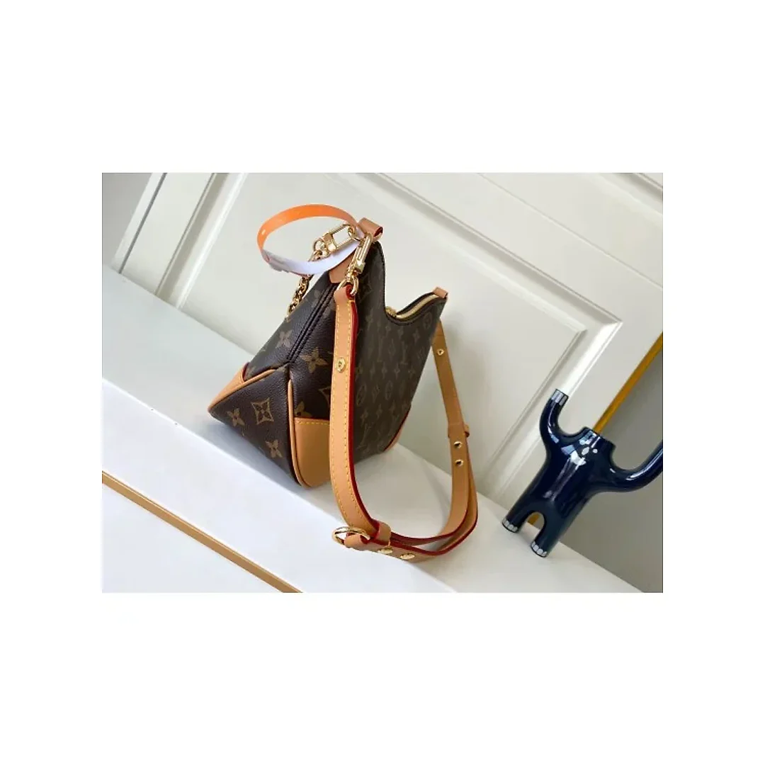 Model: M45832 Size: 27.0 x 16.0 x 10.0 cm