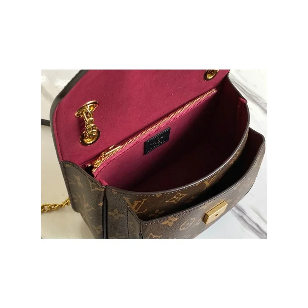 L-bag Size: 22 x 17x 10cm