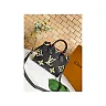 L-bag Size: 25 x 19 x 11.5 cm