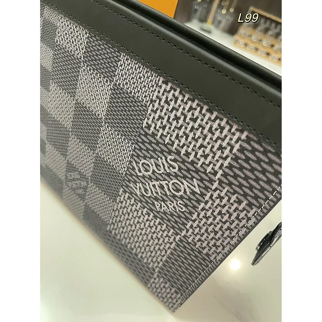 Louis Toiletry Pouch bag size: 26*20cm