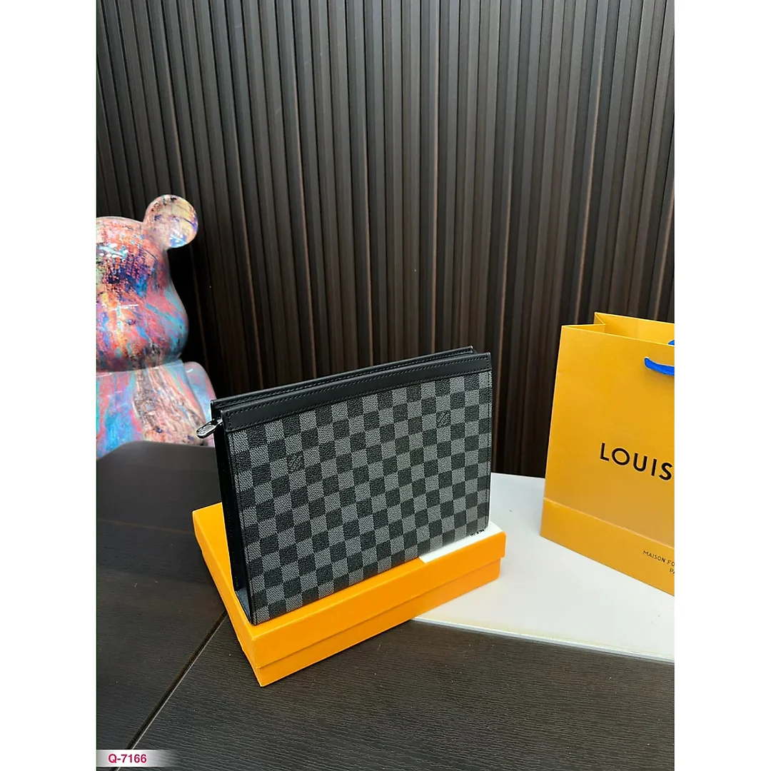 Louis Toiletry Pouch men and women bag size : 26*20cm