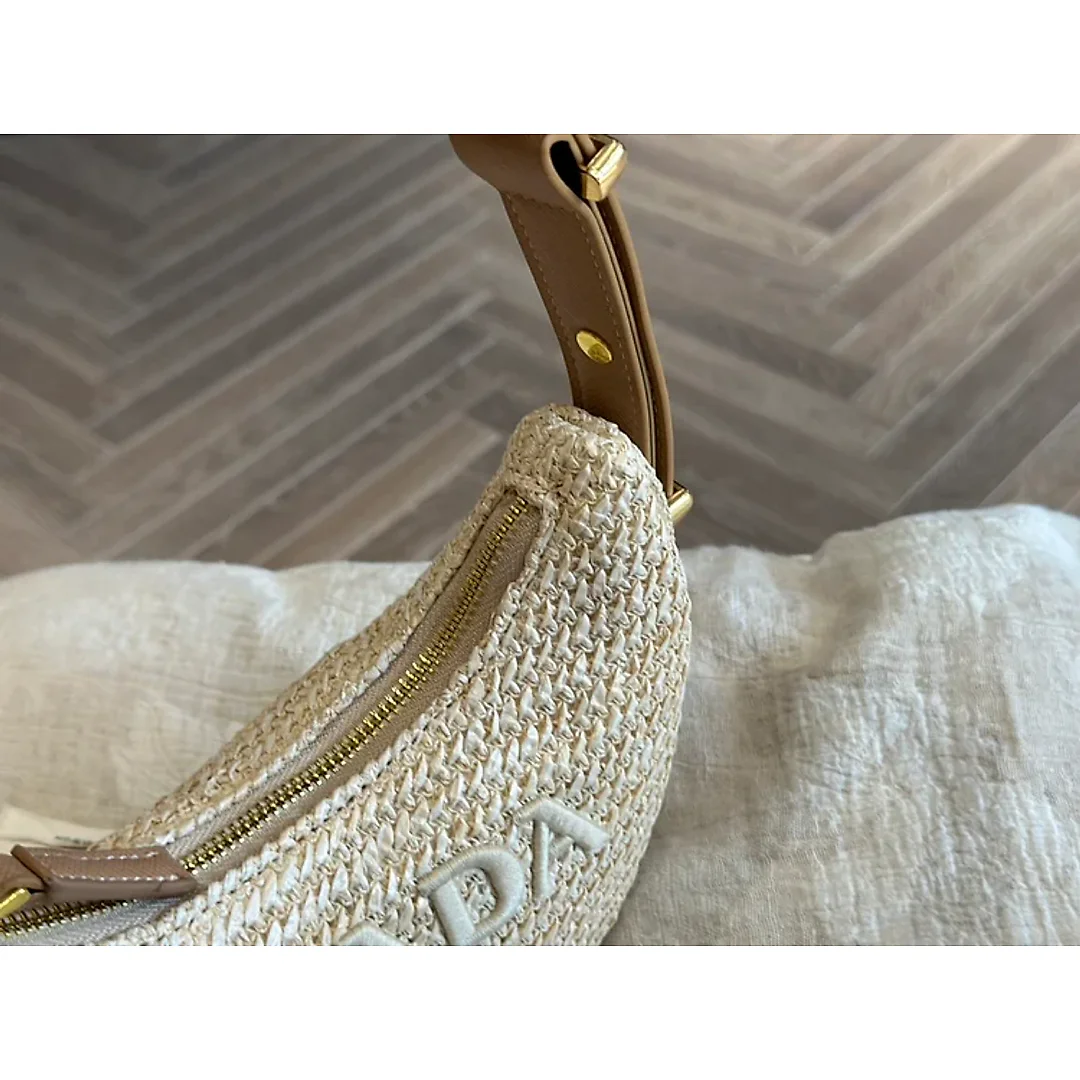 Pra new arrival bag size: 22 * 12cm