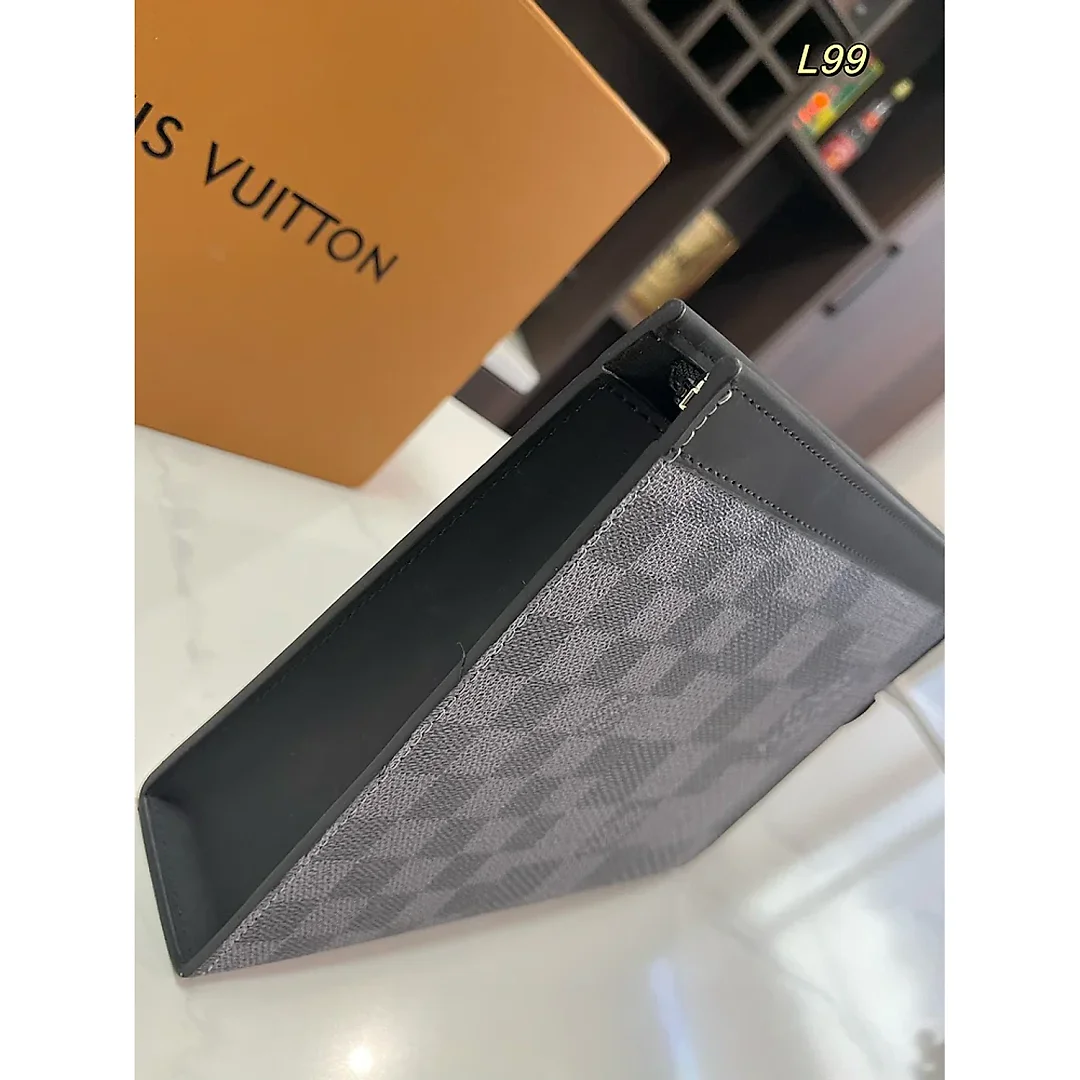 Louis Toiletry Pouch bag size: 26*20cm