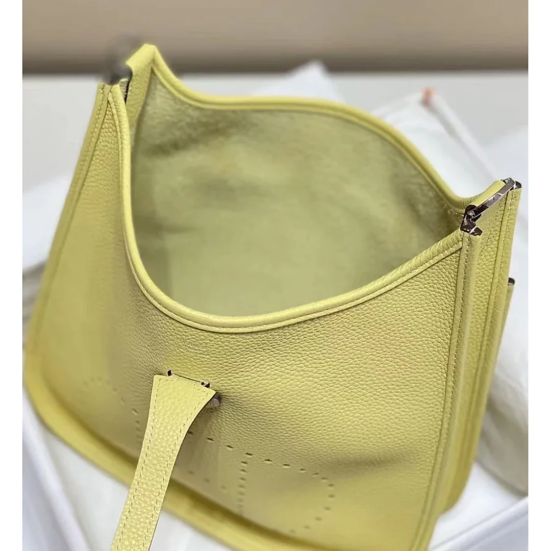 H Evelyne29 new arrival 03 size : 29*30 cm