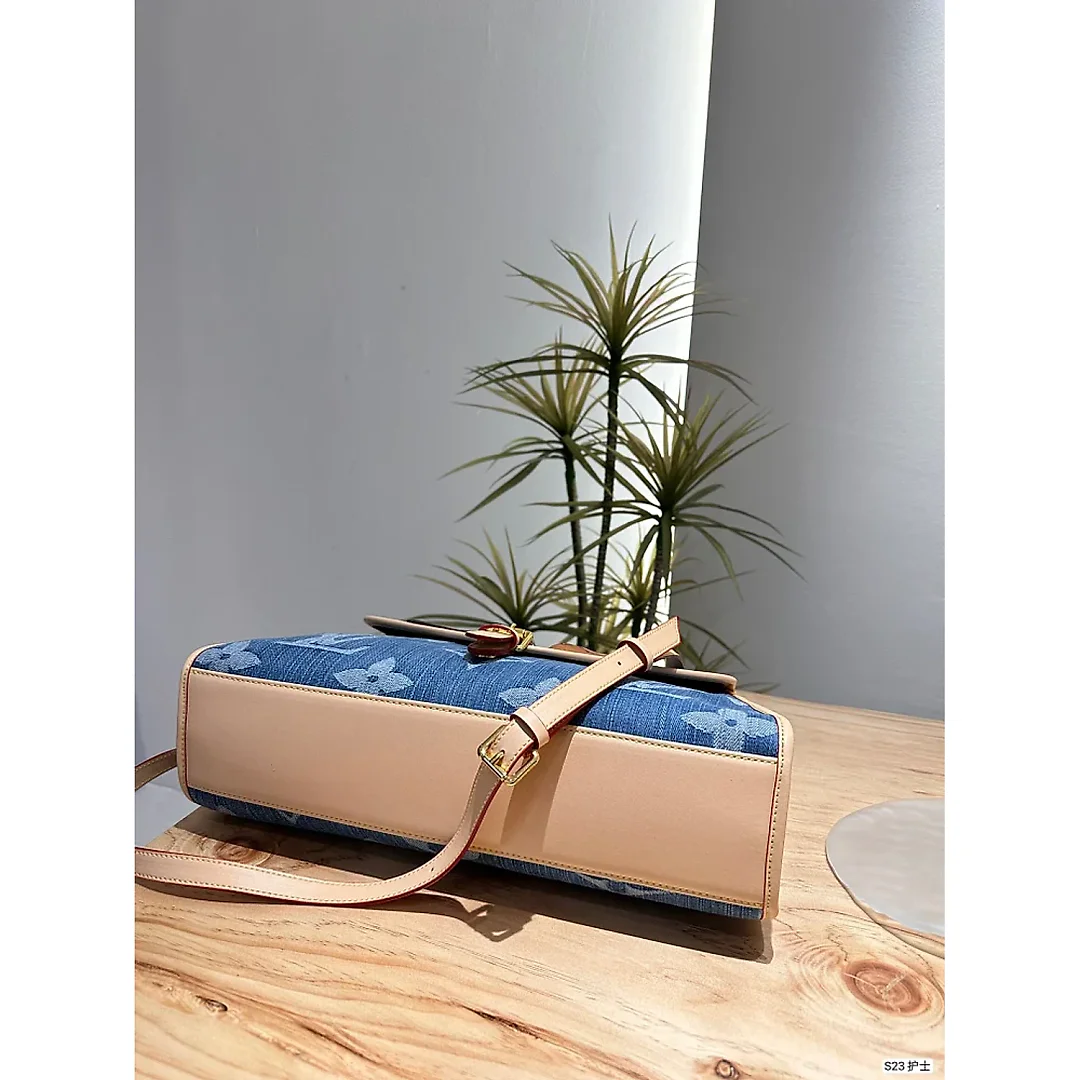 Louis new arrival denim bag size: 38 * 23 cm