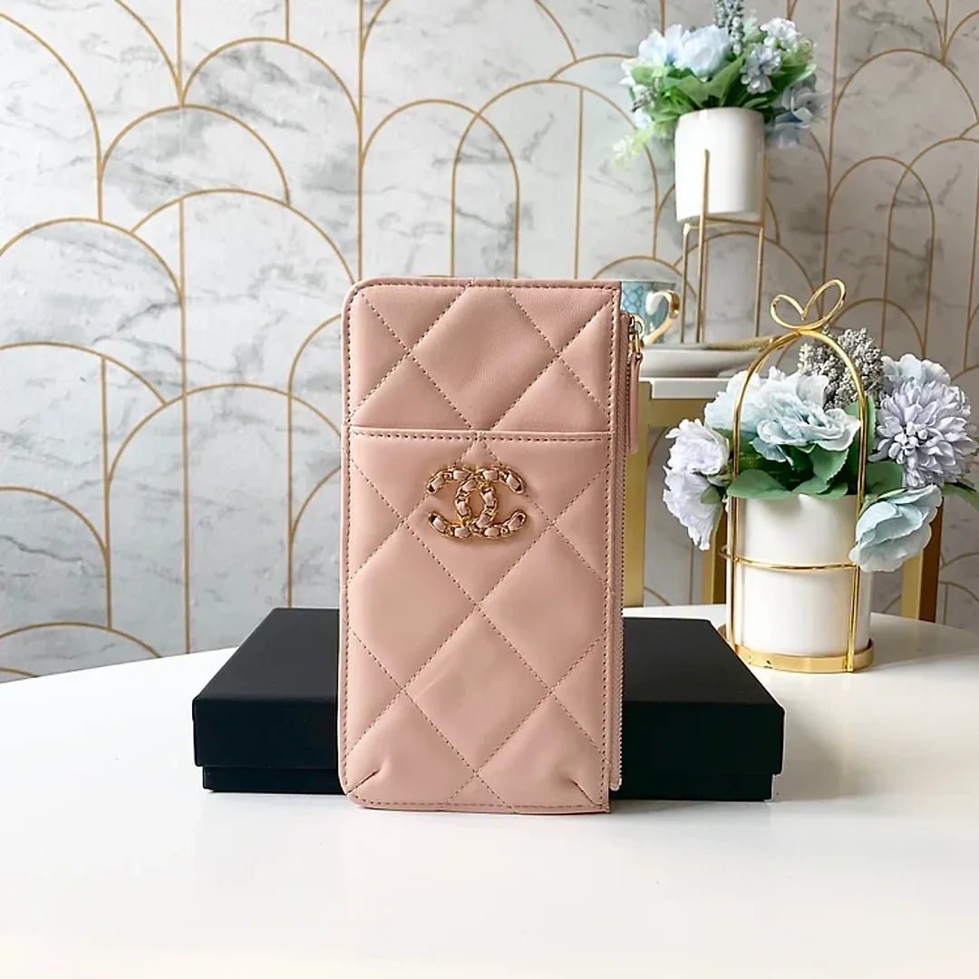 cc 19 Matelasse Phone and Card Case Pink Bag For Women 19cm/7.5in