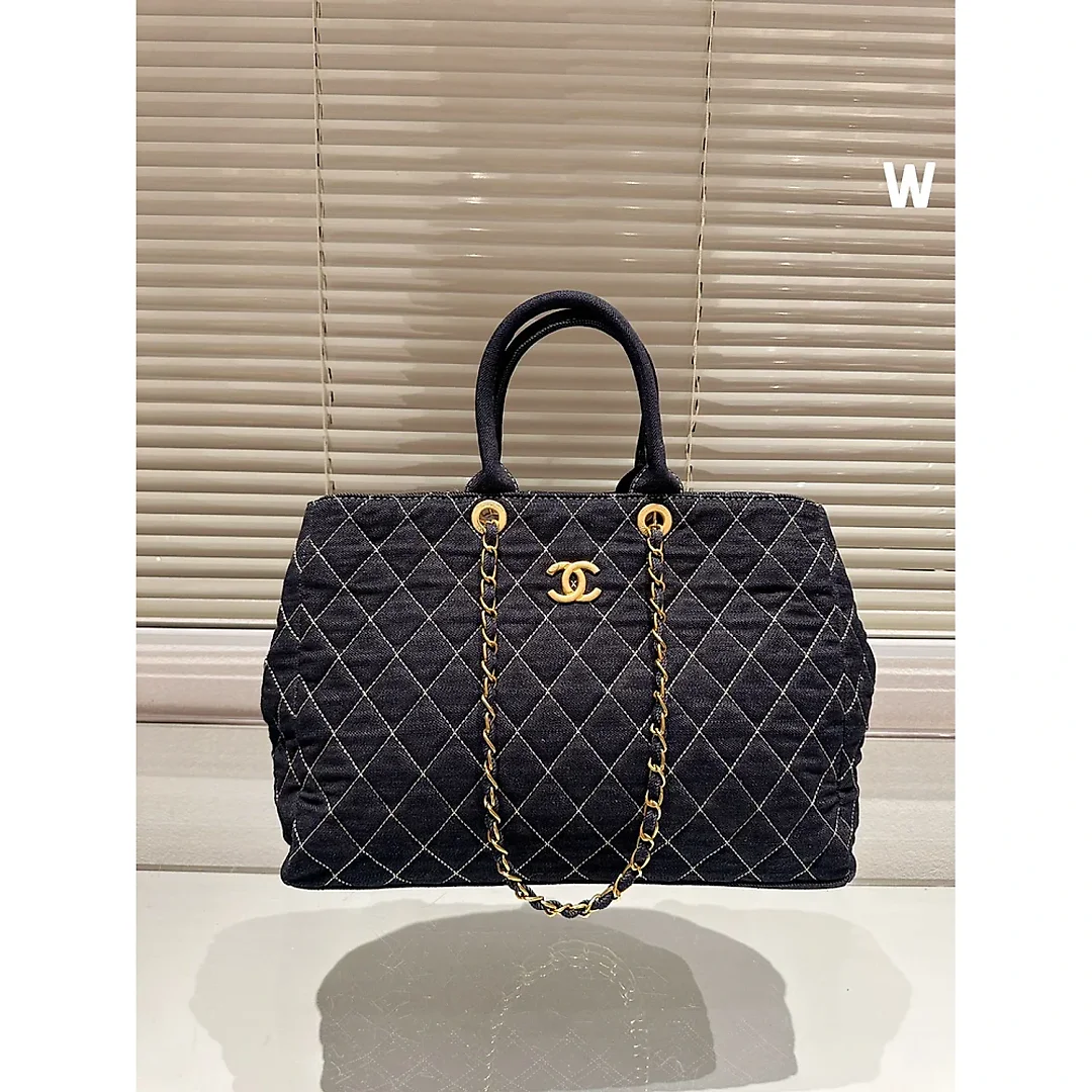 CC Vintage tote bag size 39 * 28cm