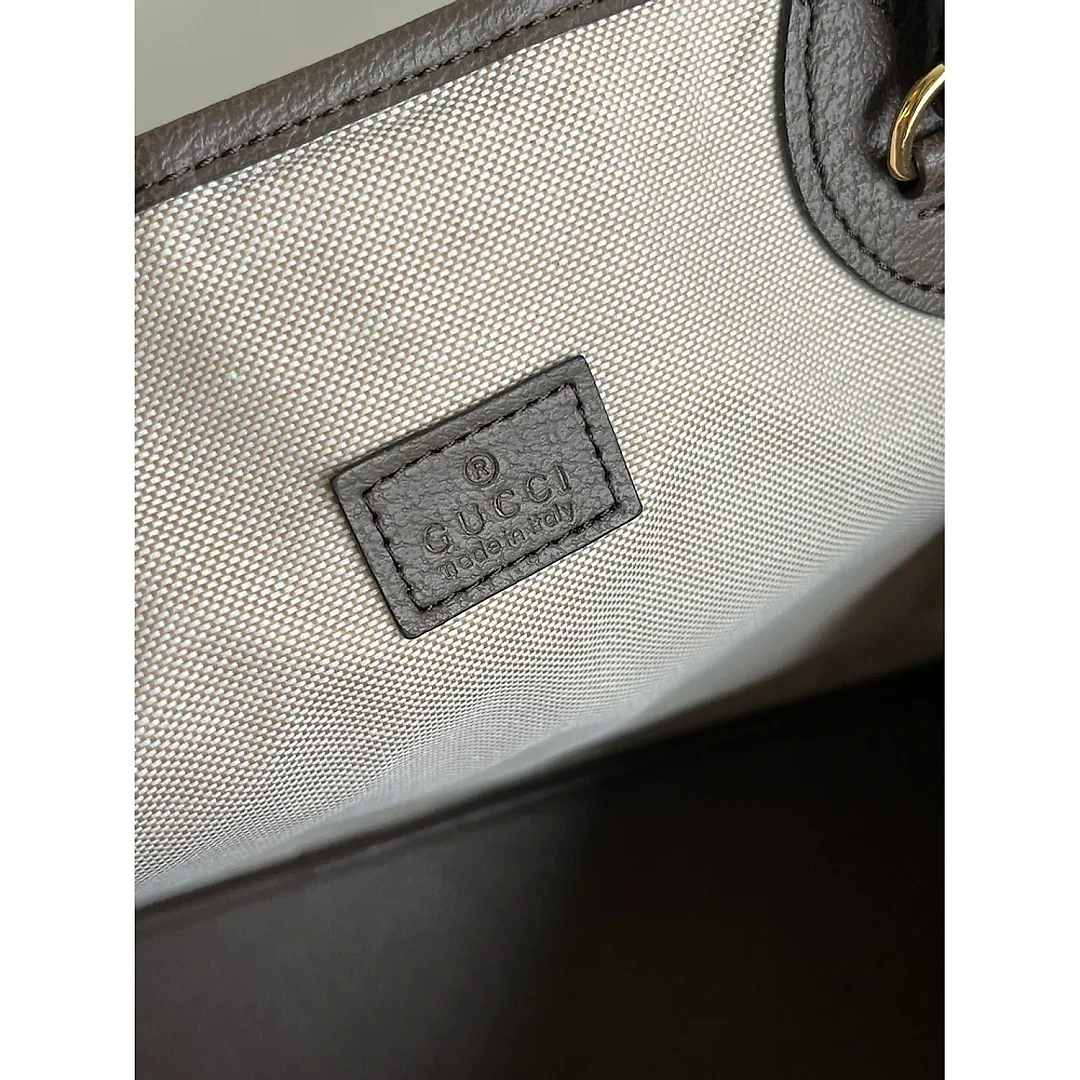 GC514 Ophidia Medium Tote Bag / 15.1″W x 11.2″H x 5.9″D