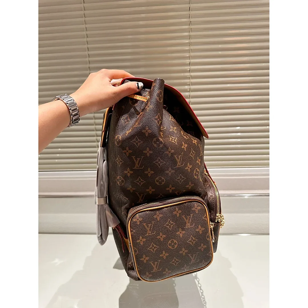Louis Petite Malle Monogram backpack bag size : 37*45 cm