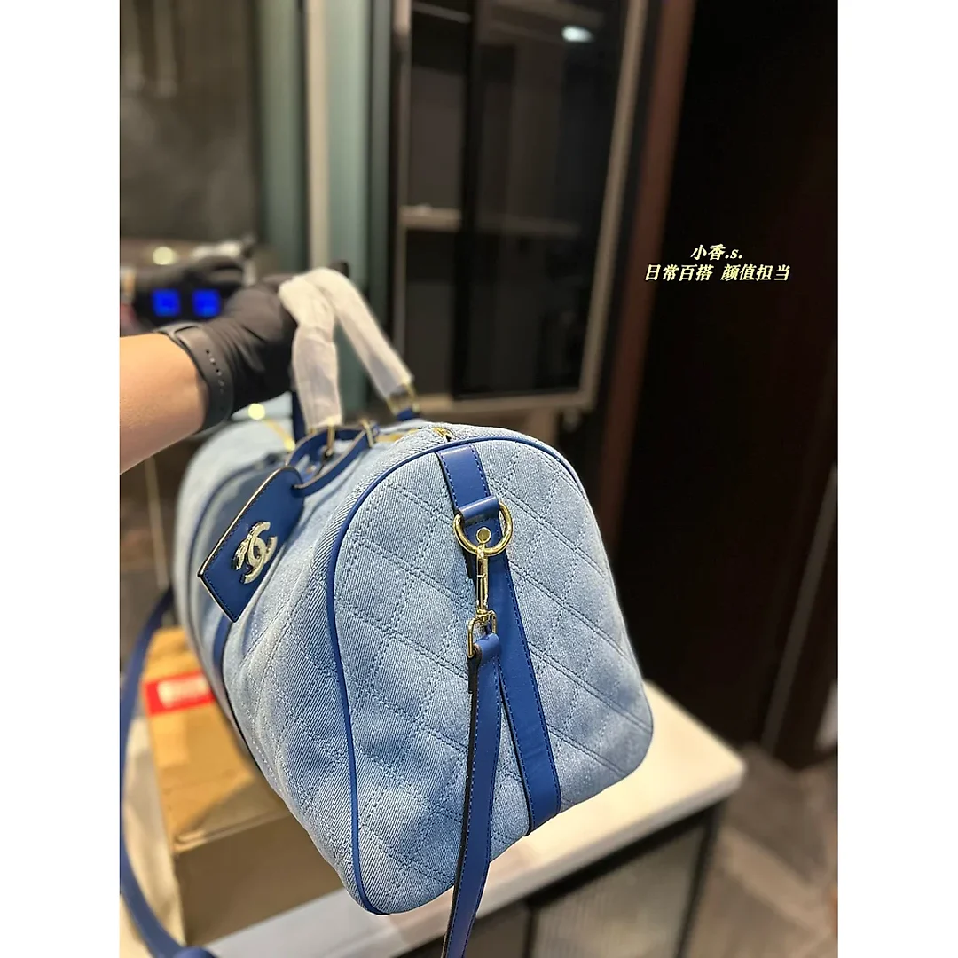 Cc new arrival travel bag size: 45*26 cm