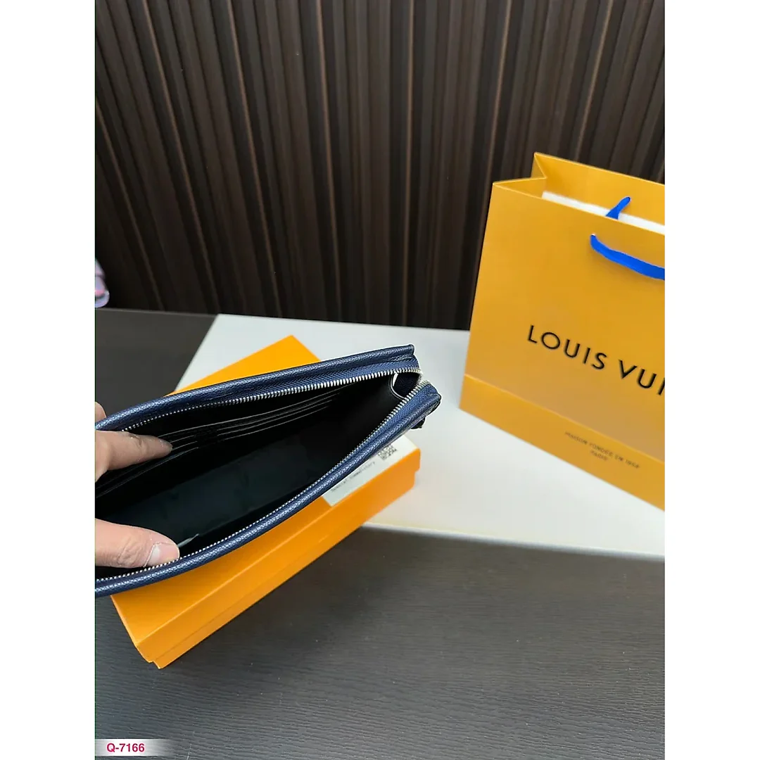 Louis new arrival Toiletry Pouch bag size :26*20cm