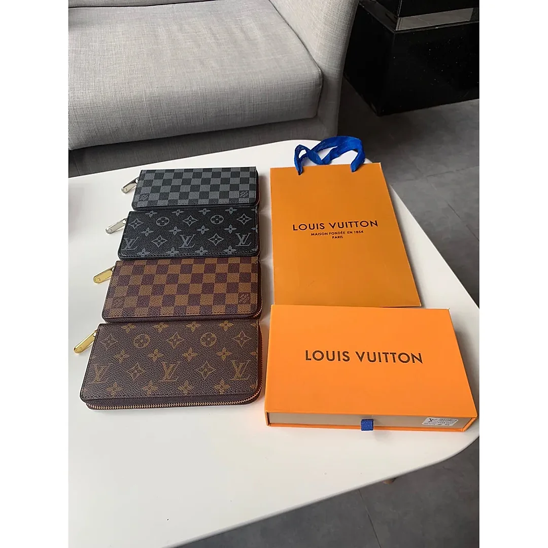 LOUIS new arrival men’s wallet size: 19×10×1.5cm