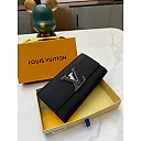 L Capucines men wallet size：20*11*2.5 cm