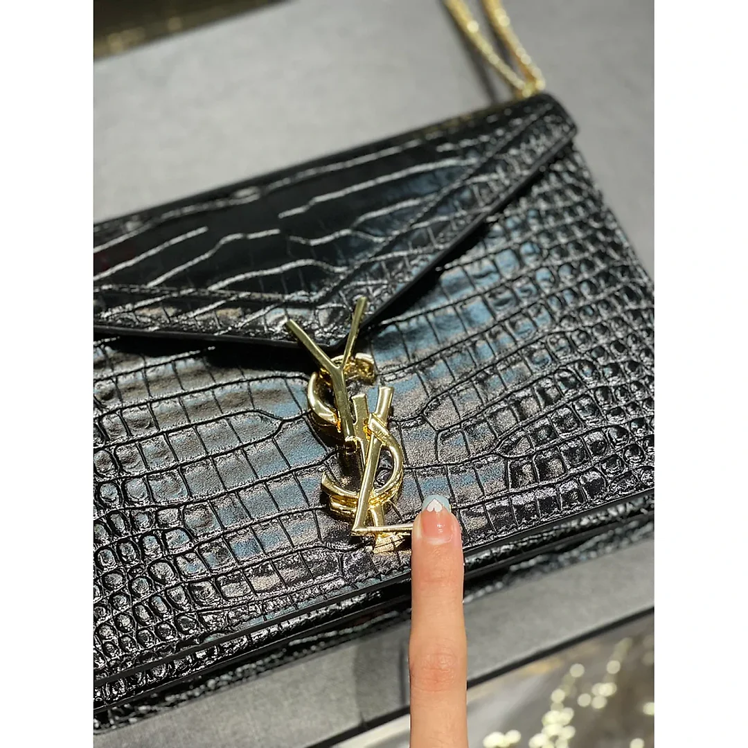 Y Cassandra Medium Chain Bag Black