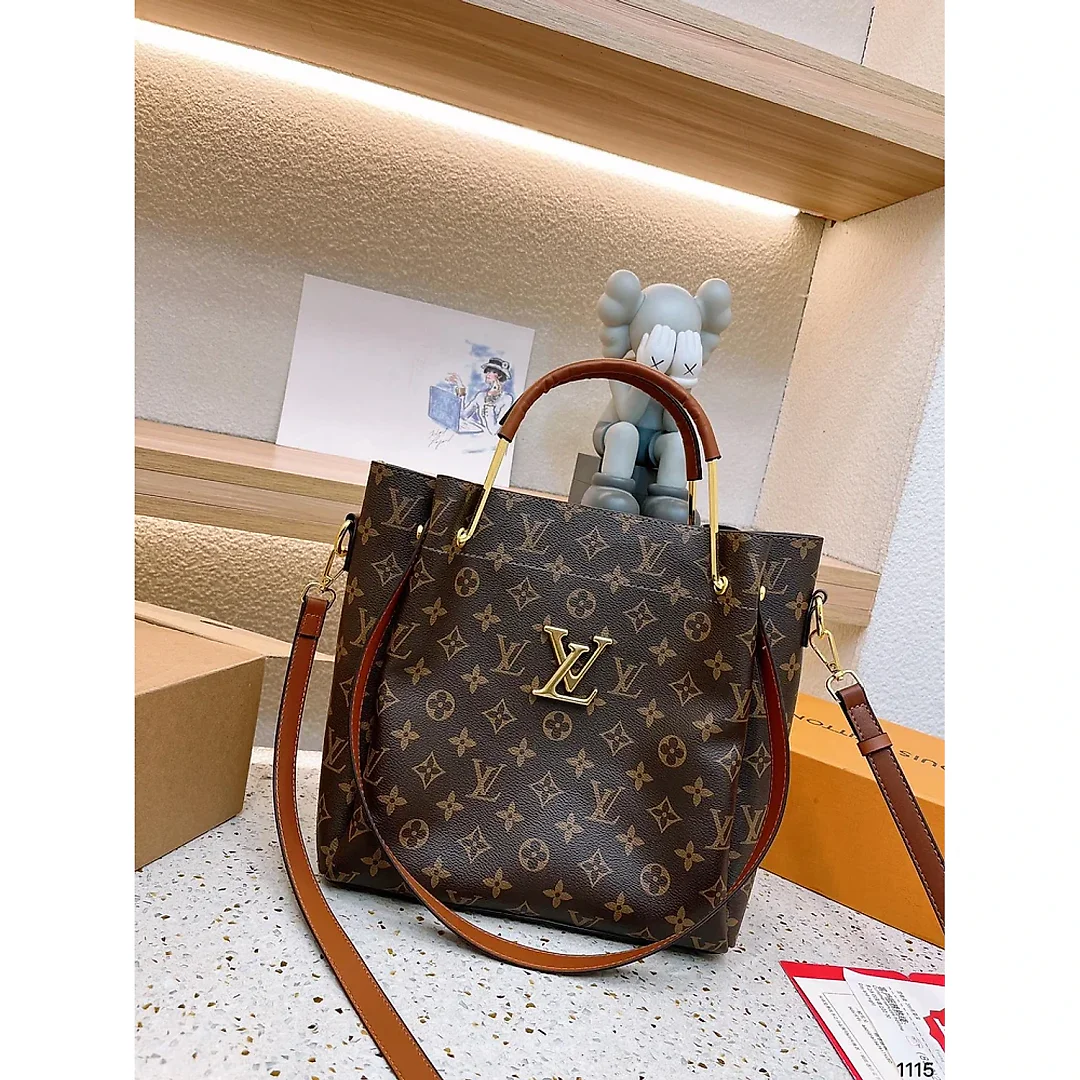 Louis new arrival tote bag size : 26*27 cm