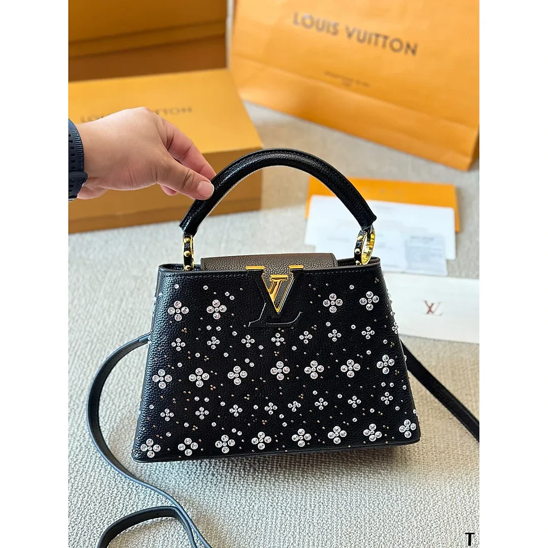 Louis capucines new arrival bag size :27*18cm