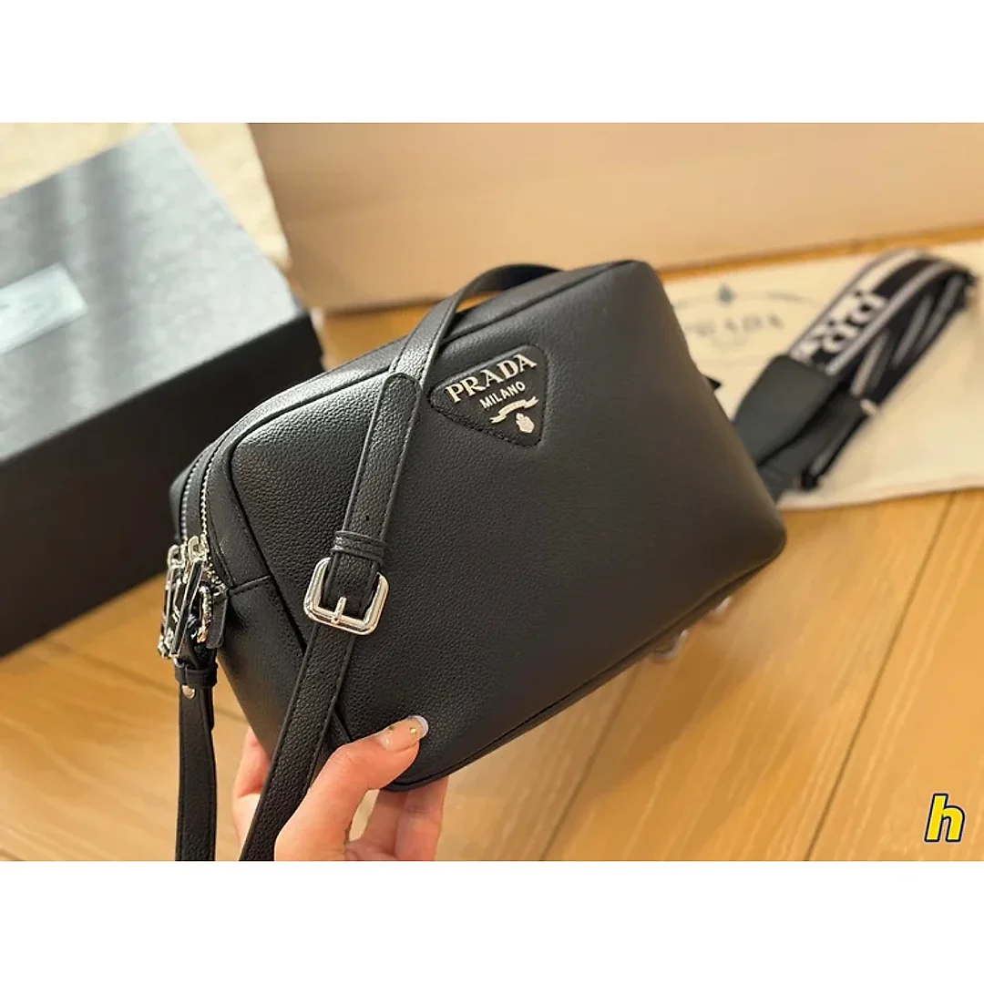 Pra new arrival camera bag size: 22*14cm