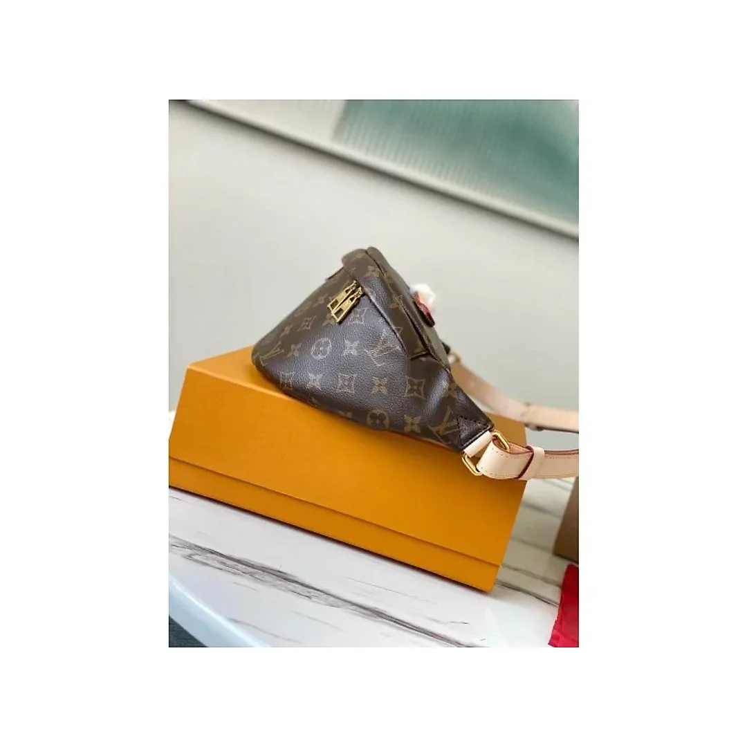 Louis belt bag Model: M43644 Size: 37.0 x 14.0 x 13.0 cm