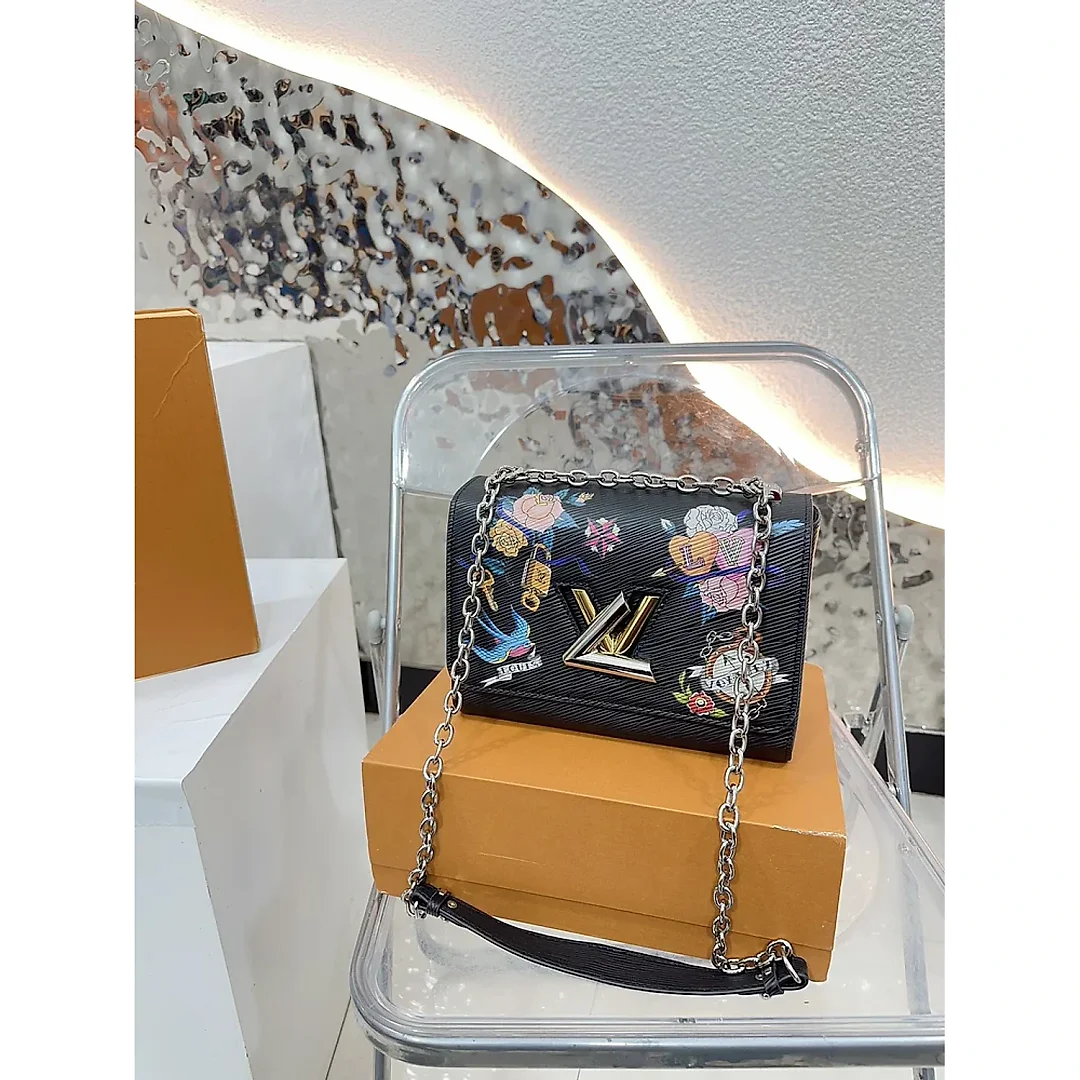Louis new arrival TWIST bag size?3 * 16 cm