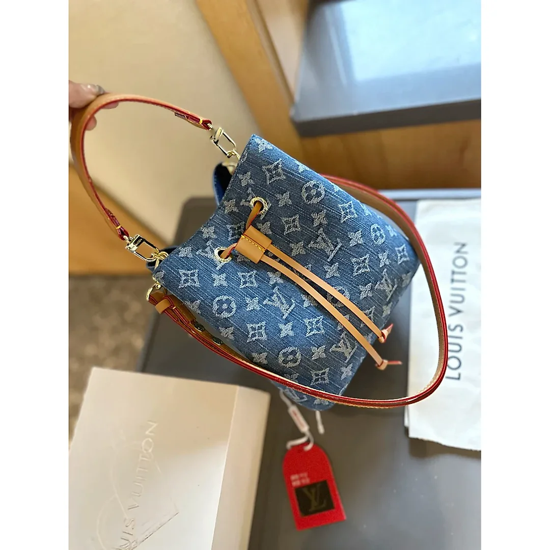 Louis new arrival NEONOE M44022 bag size: 20 cm